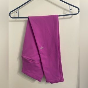 Magenta Alo mid-length workout leggings size small